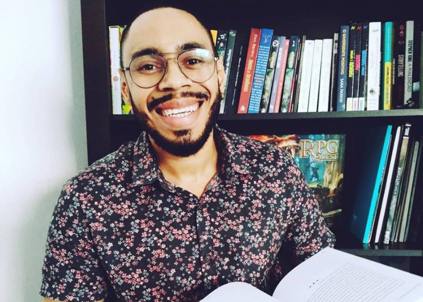 Escritor Ale Santos participa de conversa sobre empoderamento negro nas redes sociais, em São Luís